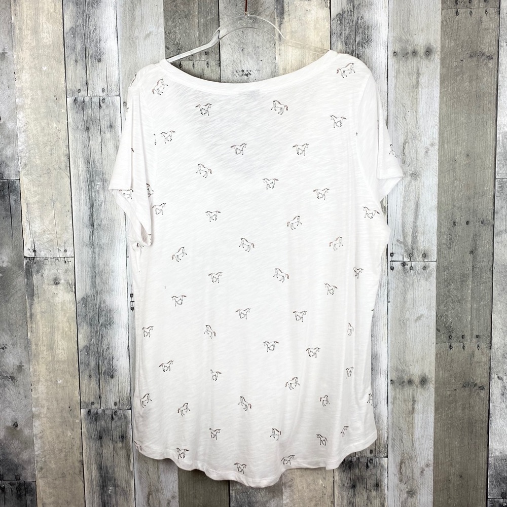 Torrid White Unicorn Classic Pocket Tee Size 1 - Picture 4 of 8